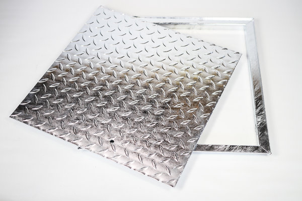 Schachtabdeckungen - begehbar - Rahmen aus verzinktem Stahl. Deckel aus Aluminium-Duett- Tränenblech